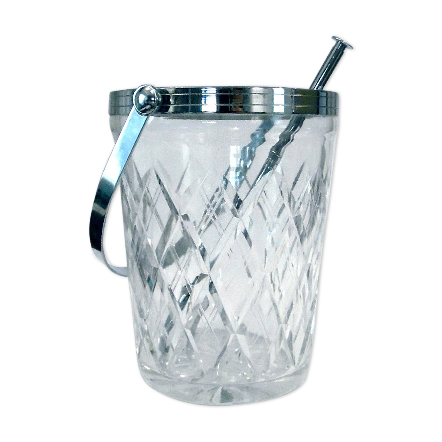 Large ice bucket size