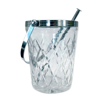 Large ice bucket size