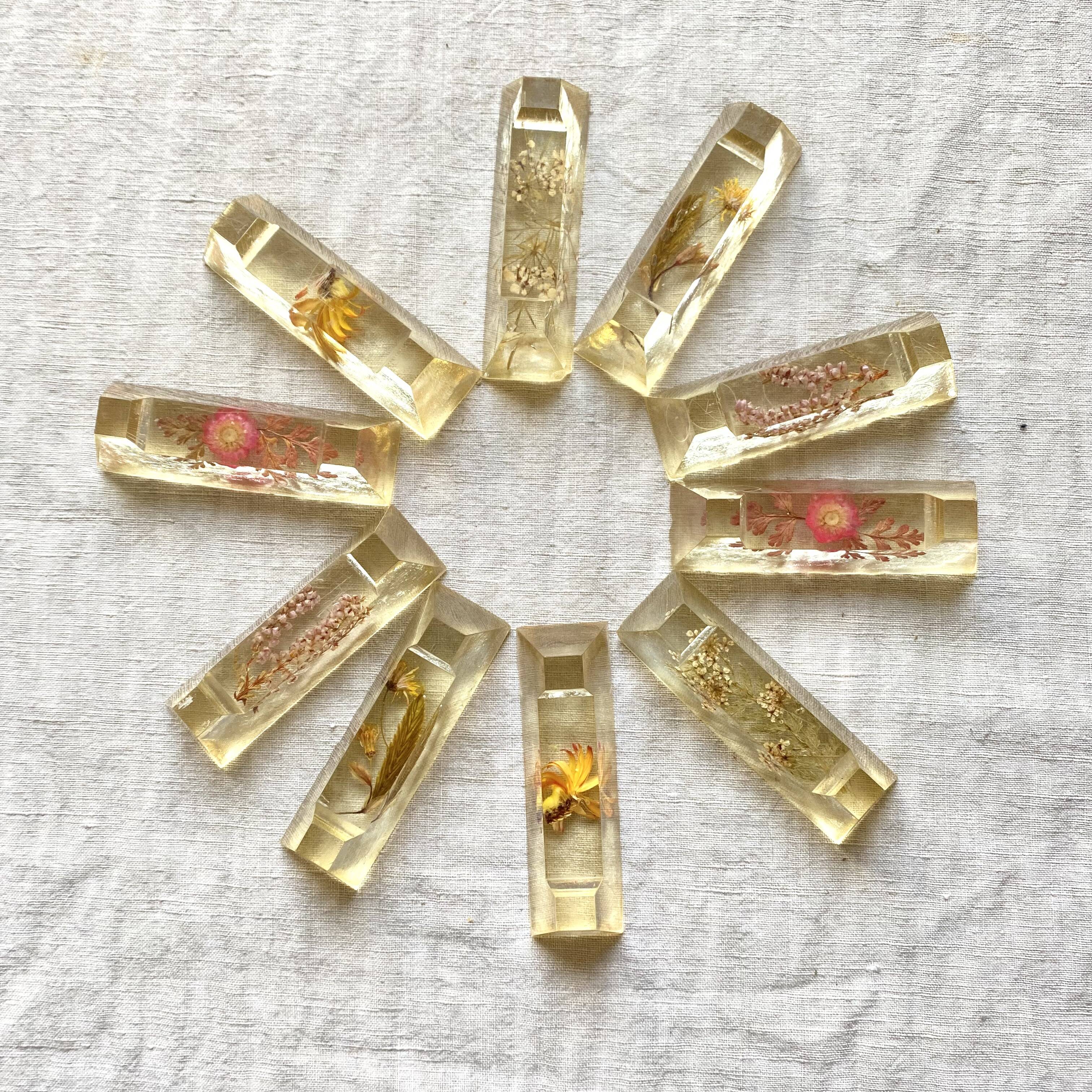 Vintage resin knife holder