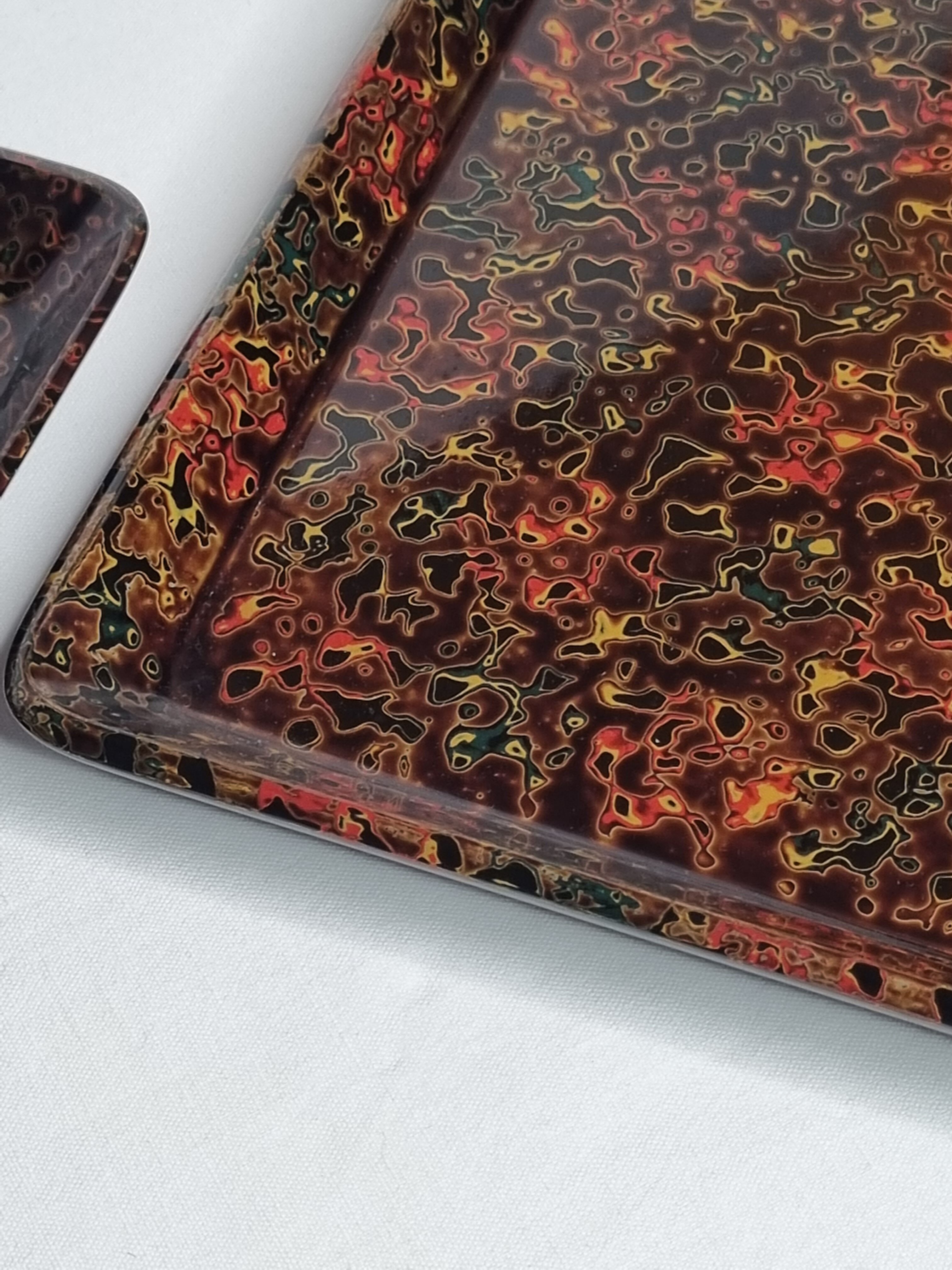 Two serving trays in vintage Japanese lacquer, "Kara-nuri"
