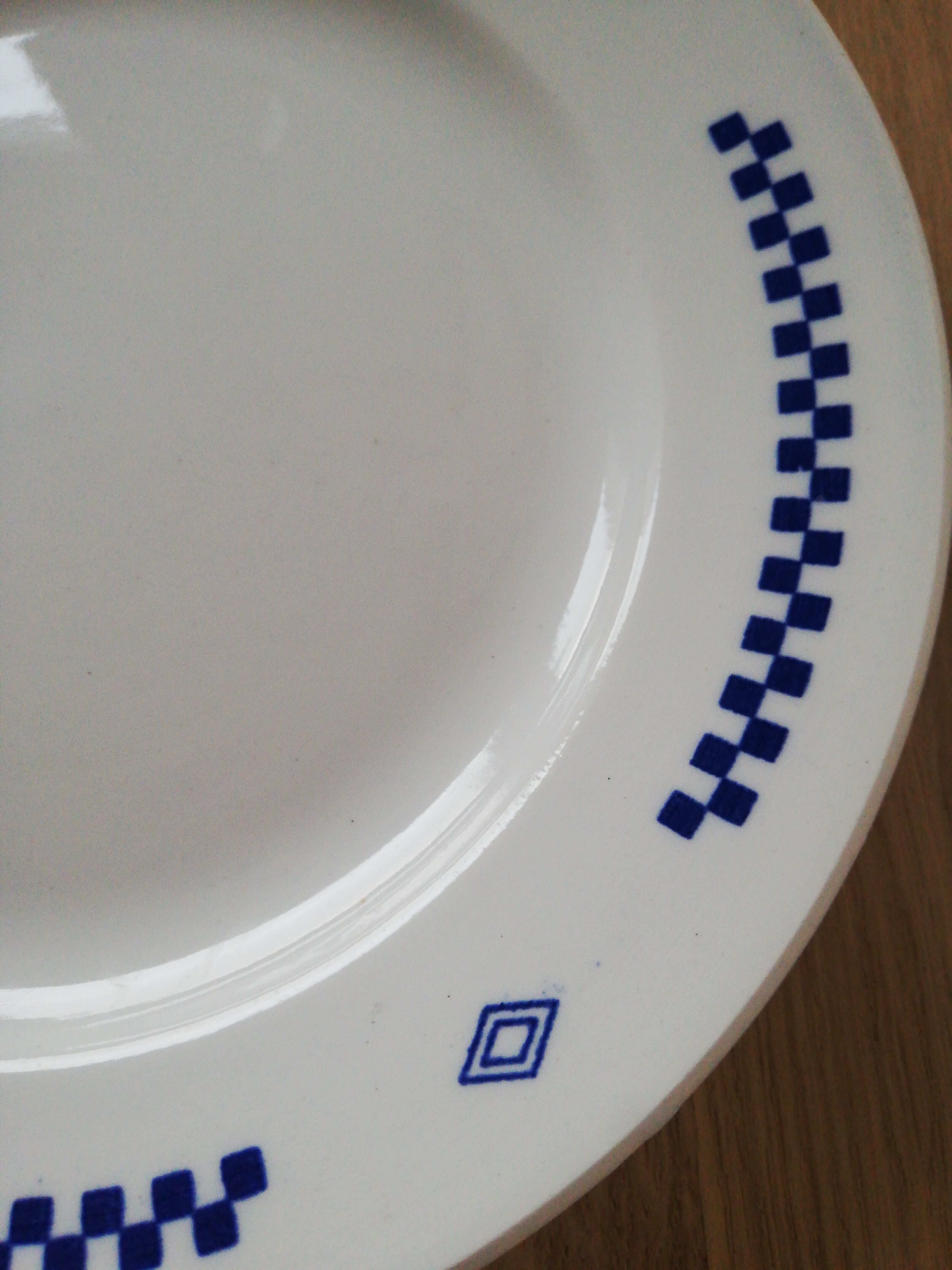 6 assiettes à dessert