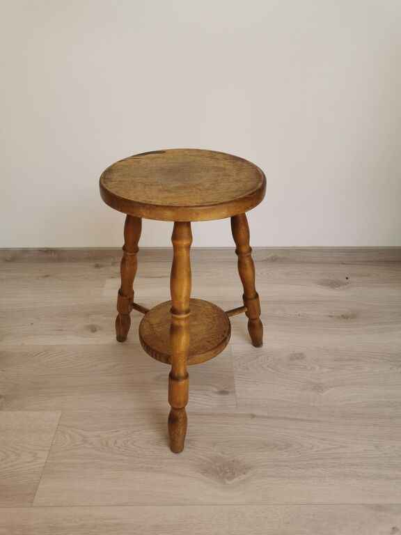 Tripod stool