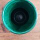 Vase en faïence émaillé vert