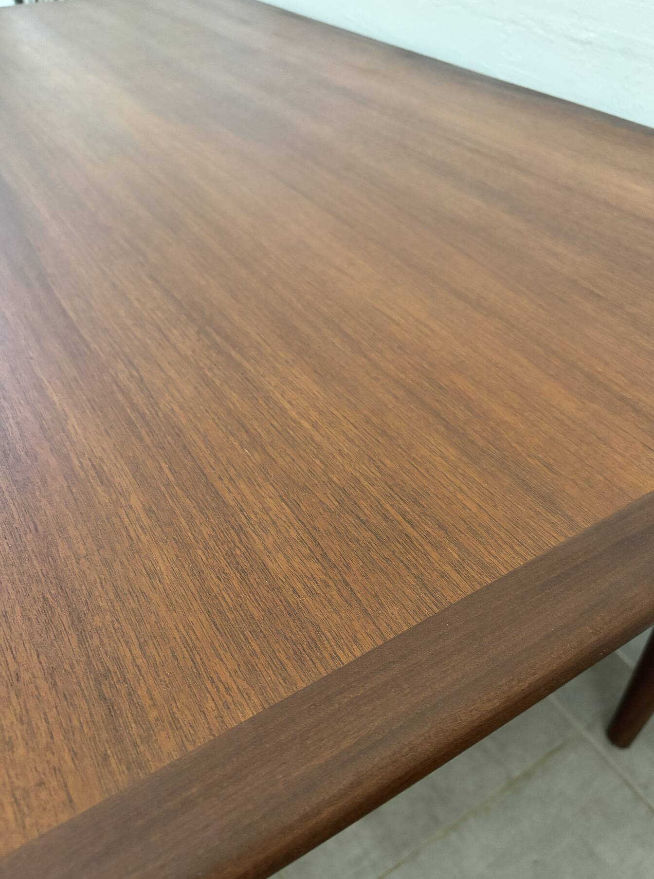 Extendable teak table in Scandinavian/Danish style, Ligne Roset, 1960s.