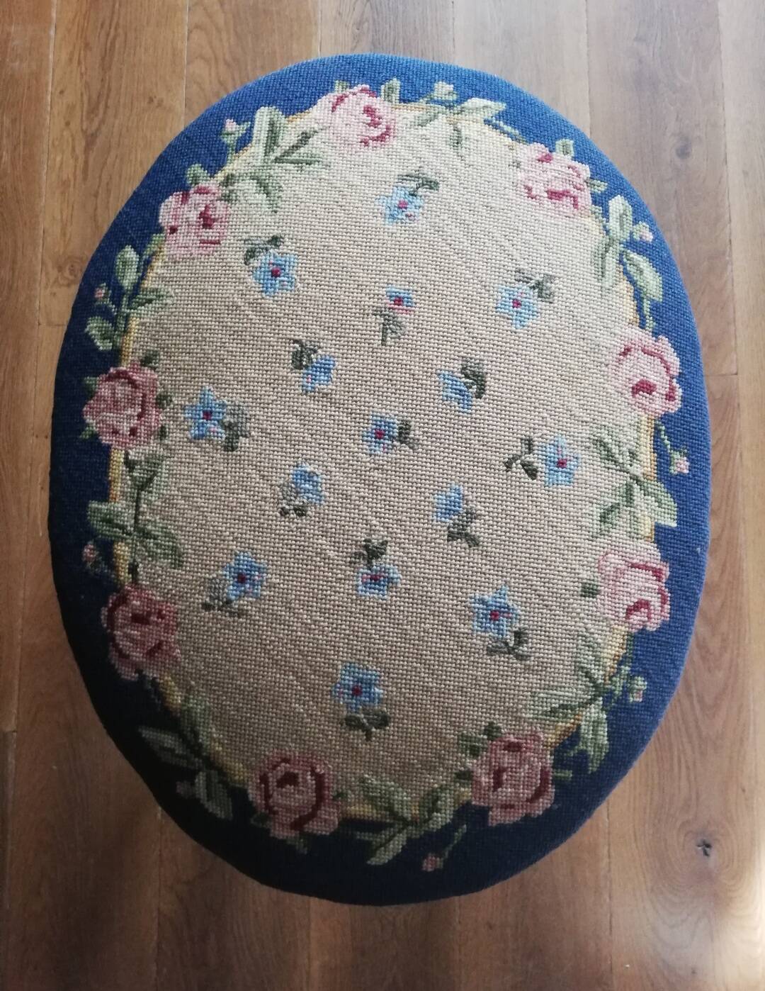 Oval stool in Louis XVI style