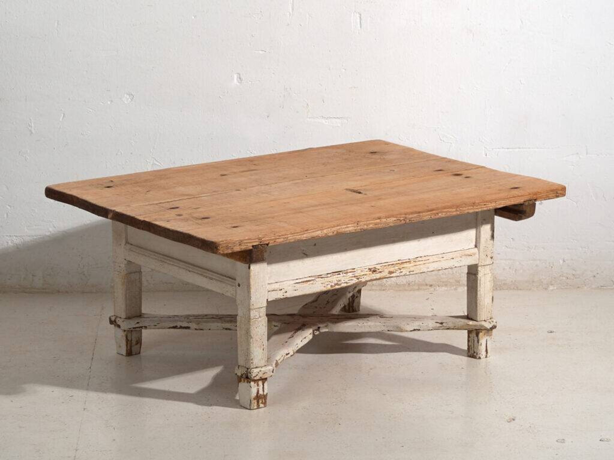 Antique pine coffee table – Central Europe, circa 1900