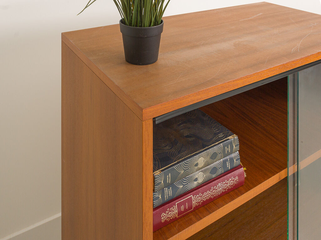 Furniture with showcase and lid