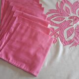 Off-white rectangular cotton tablecloth fuchsia pink patterns 150X250 and 8 pink towels