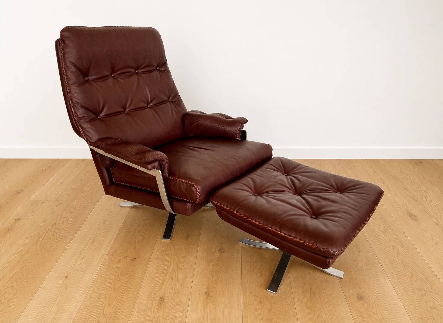 Vintage retro Arne Norell lounge chair & stool in burgundy leather
