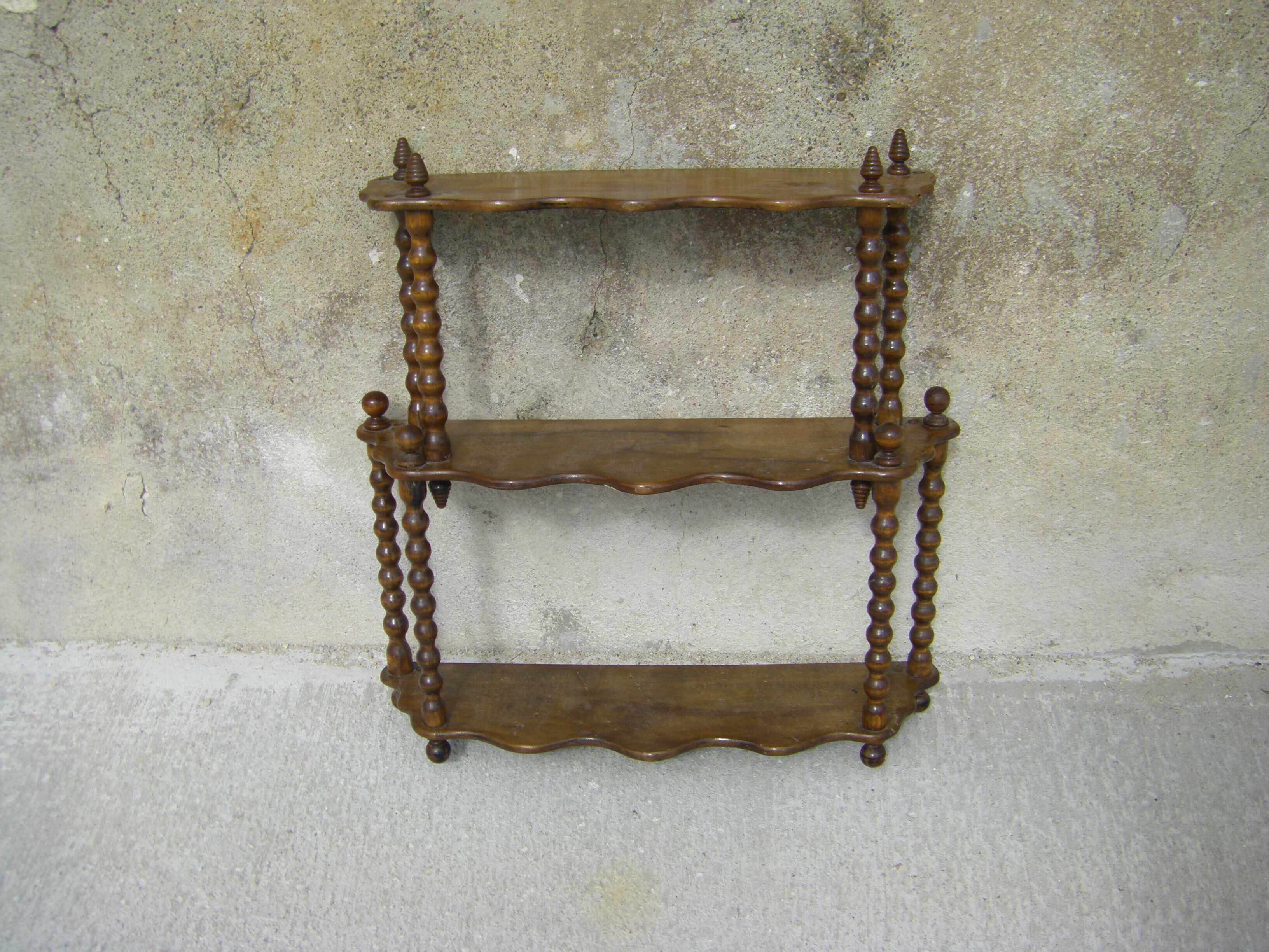 Étagère murale ancienne