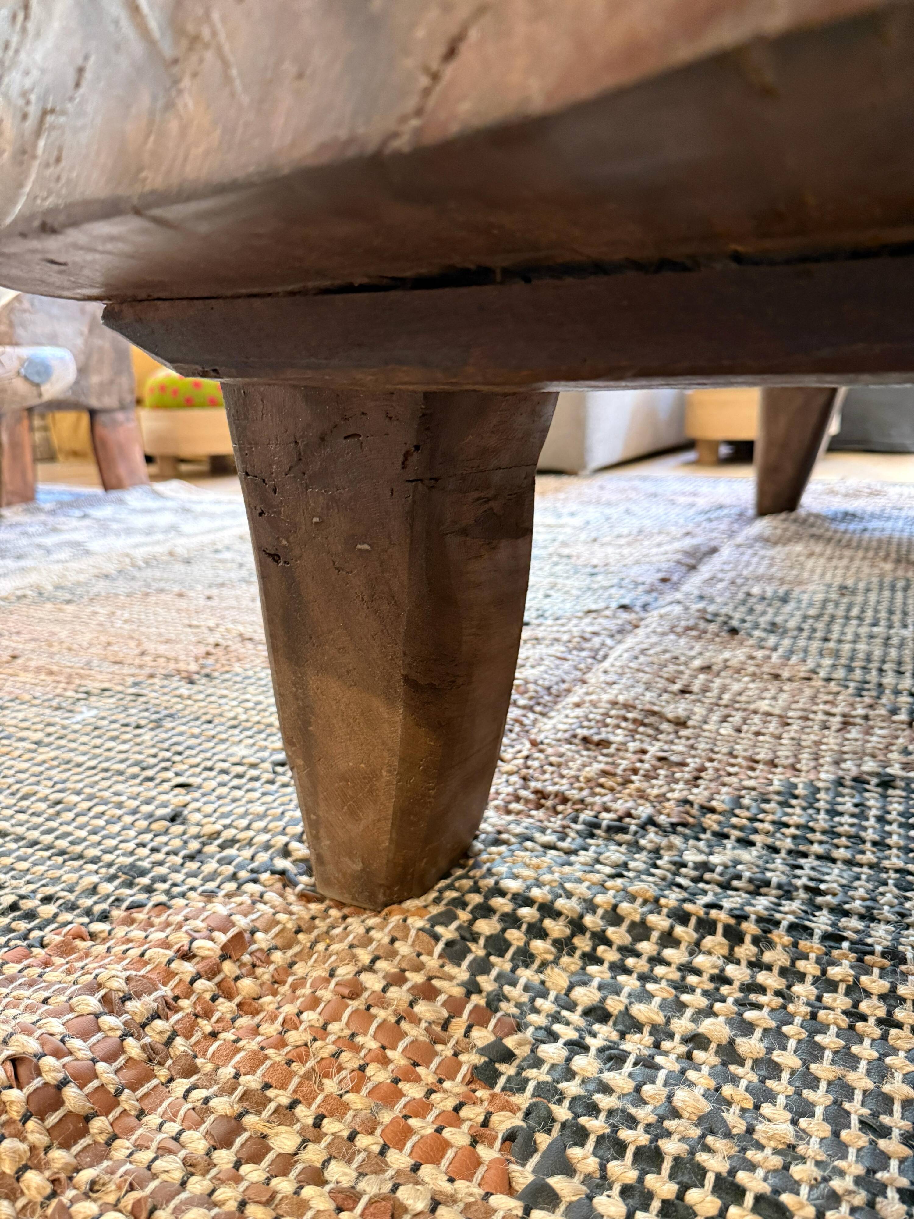 Naga coffee table in solid wood 190X61