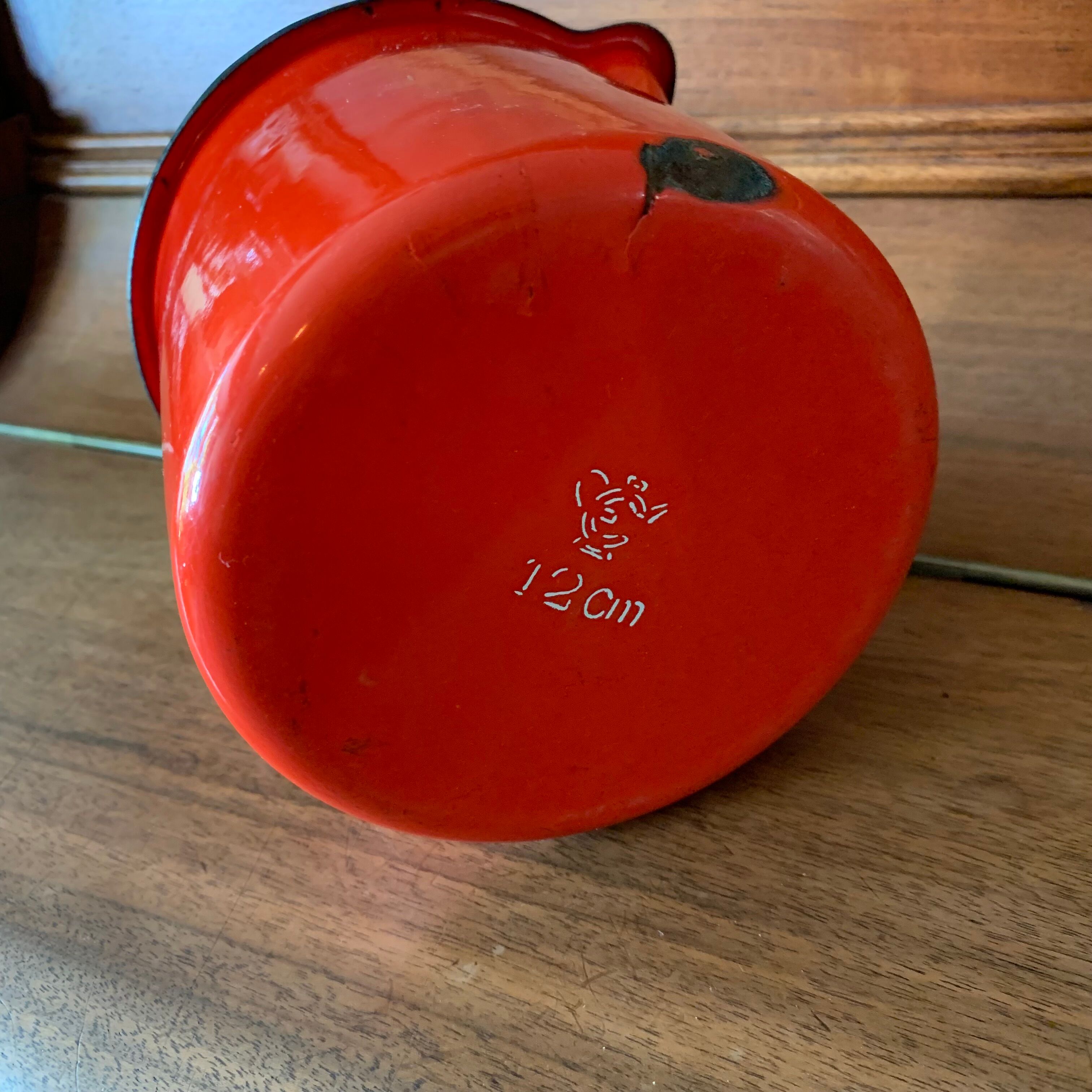 Enamelled sheet metal pitcher