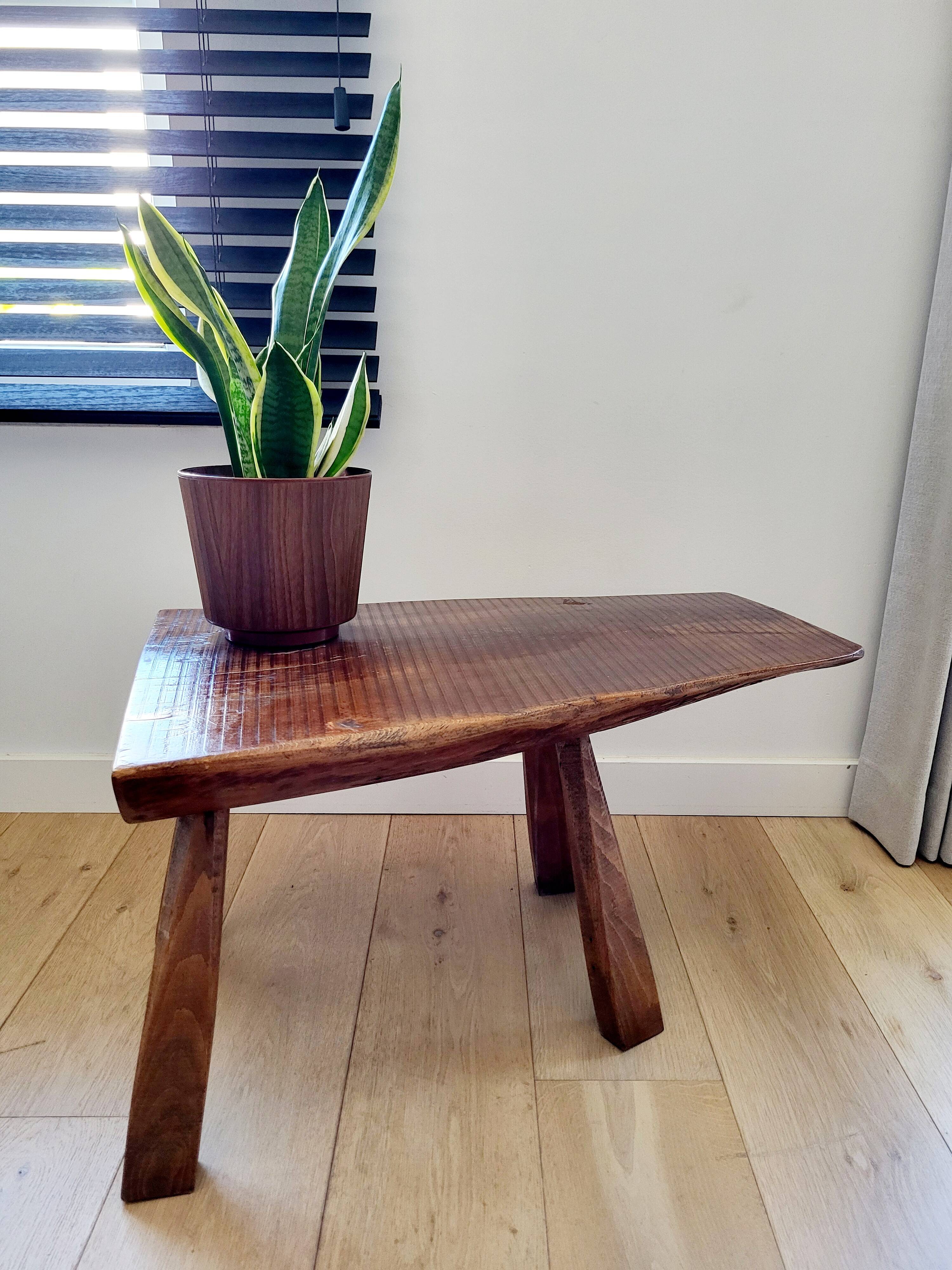 Banc ou table d'appoint en bois massif de tronc d'arbre, style brutaliste, 1960