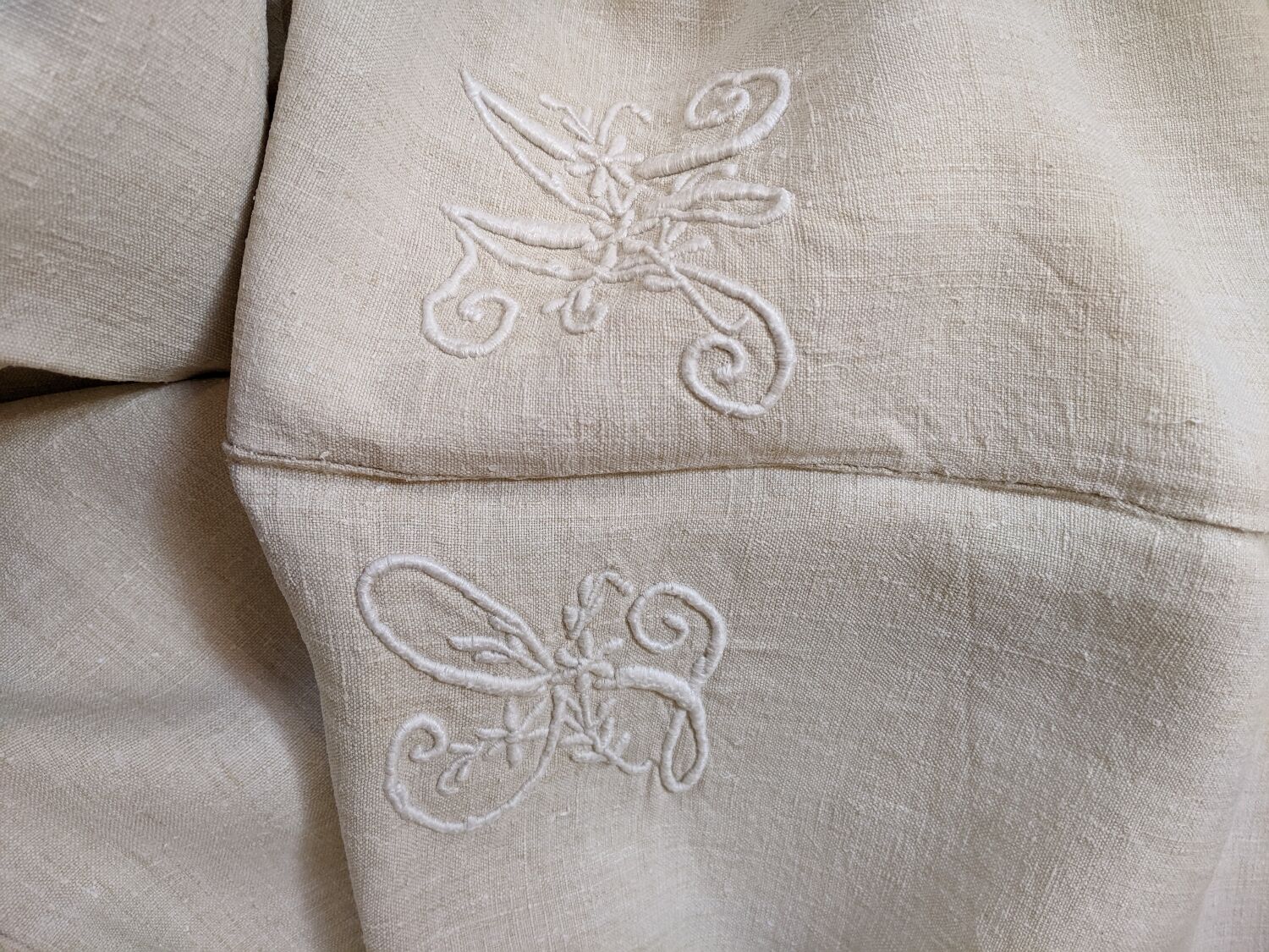 LM embroidered antique hemp sheet