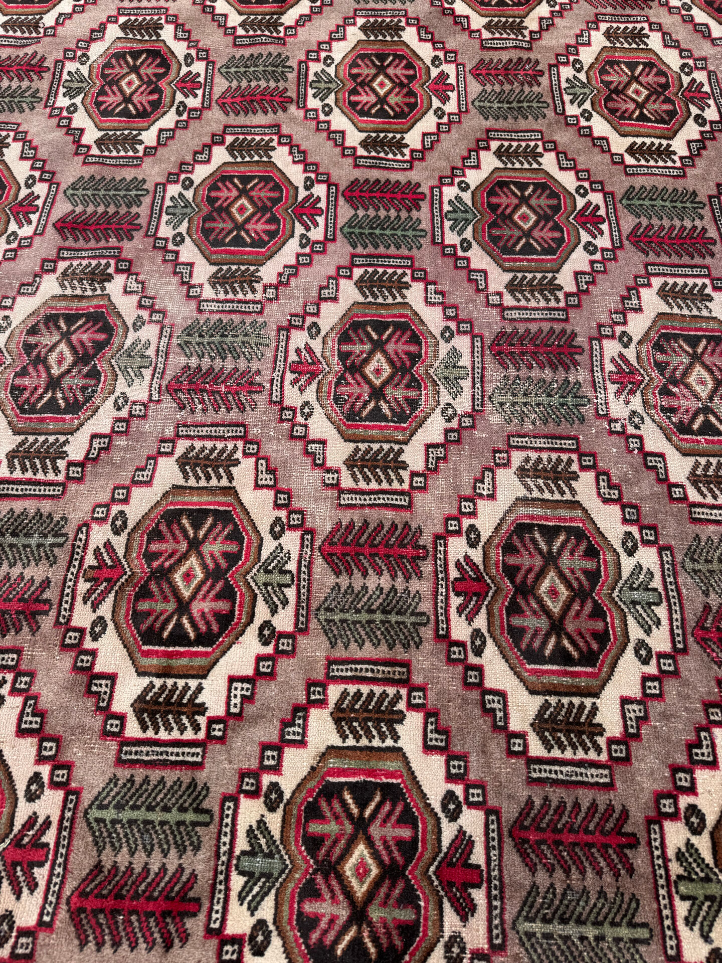 Large antique Bukhara carpet (300X375cm)