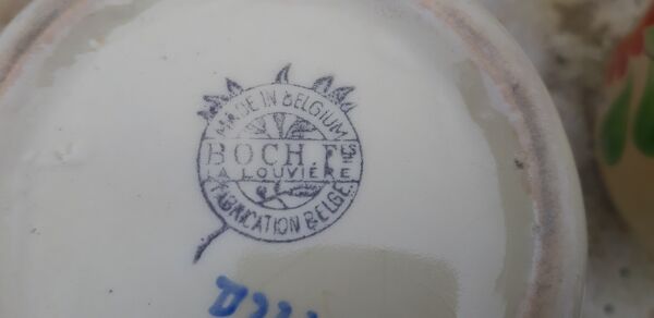 Paire de vases Boch La Louvière