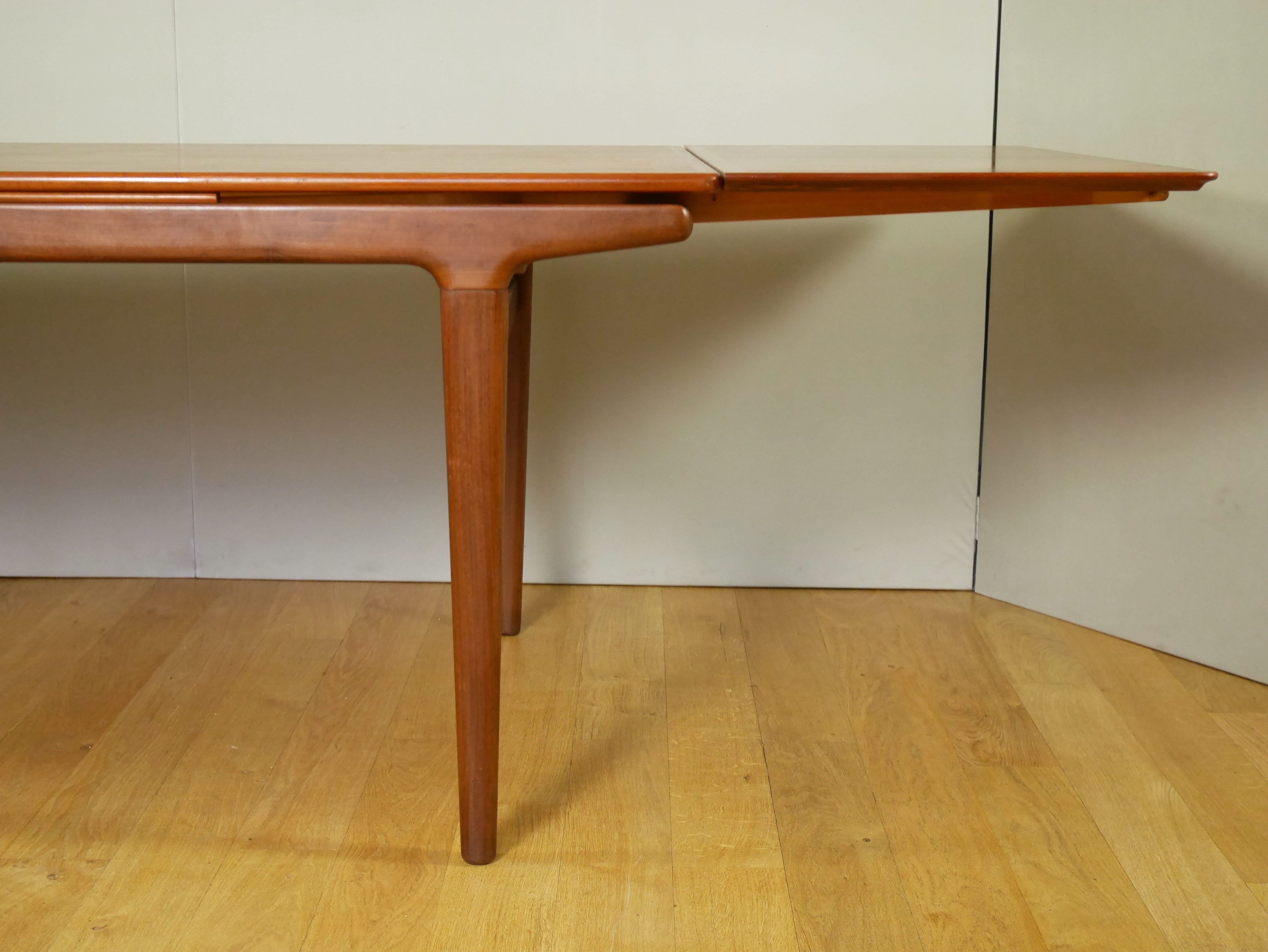 Scandinavian dining table by Johannes Andersen 2 extensions 60s