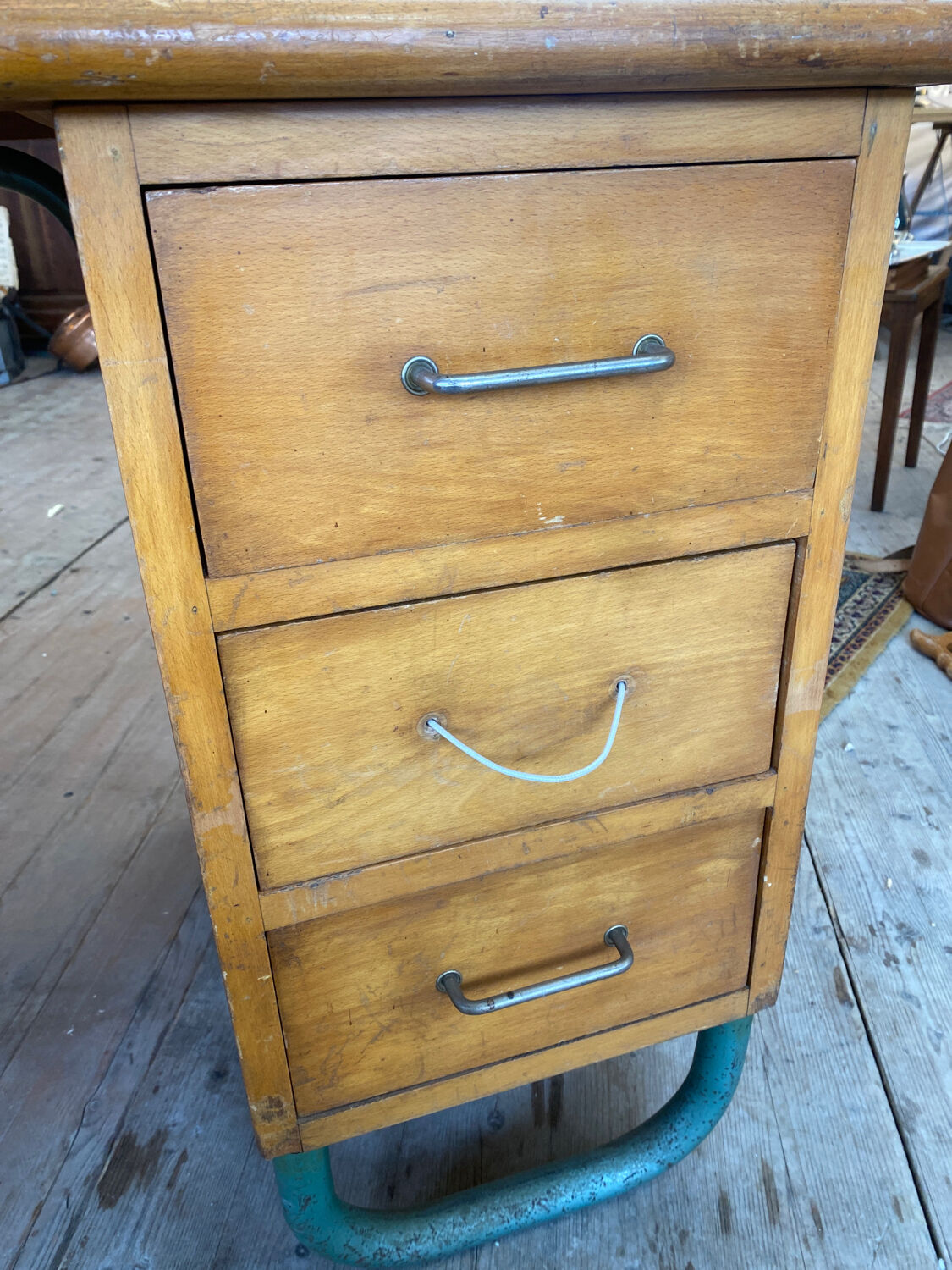 Bureau d’instituteur Stella