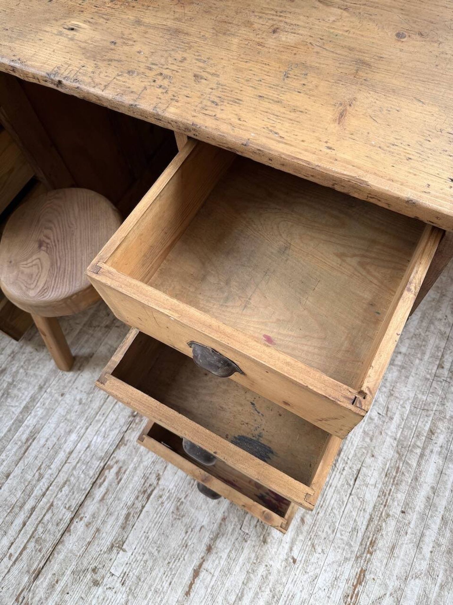 Bureau pin meuble atelier 1950