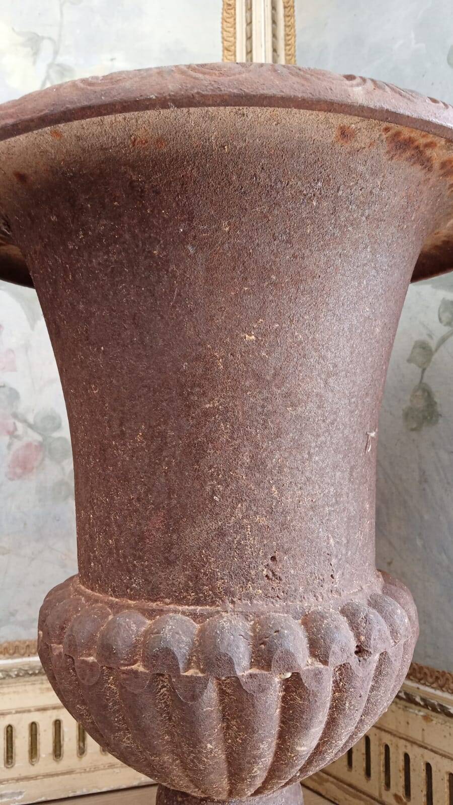 Vase Médicis en Fonte, 46 cm X 33 cm.