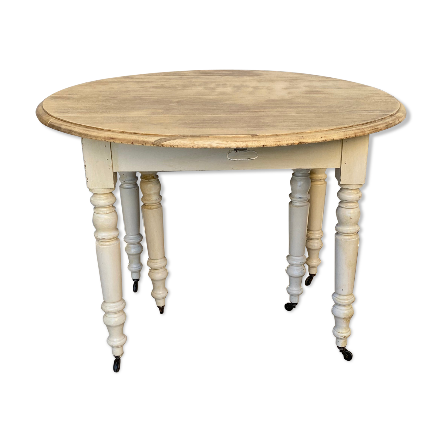 Round table with flap and extension