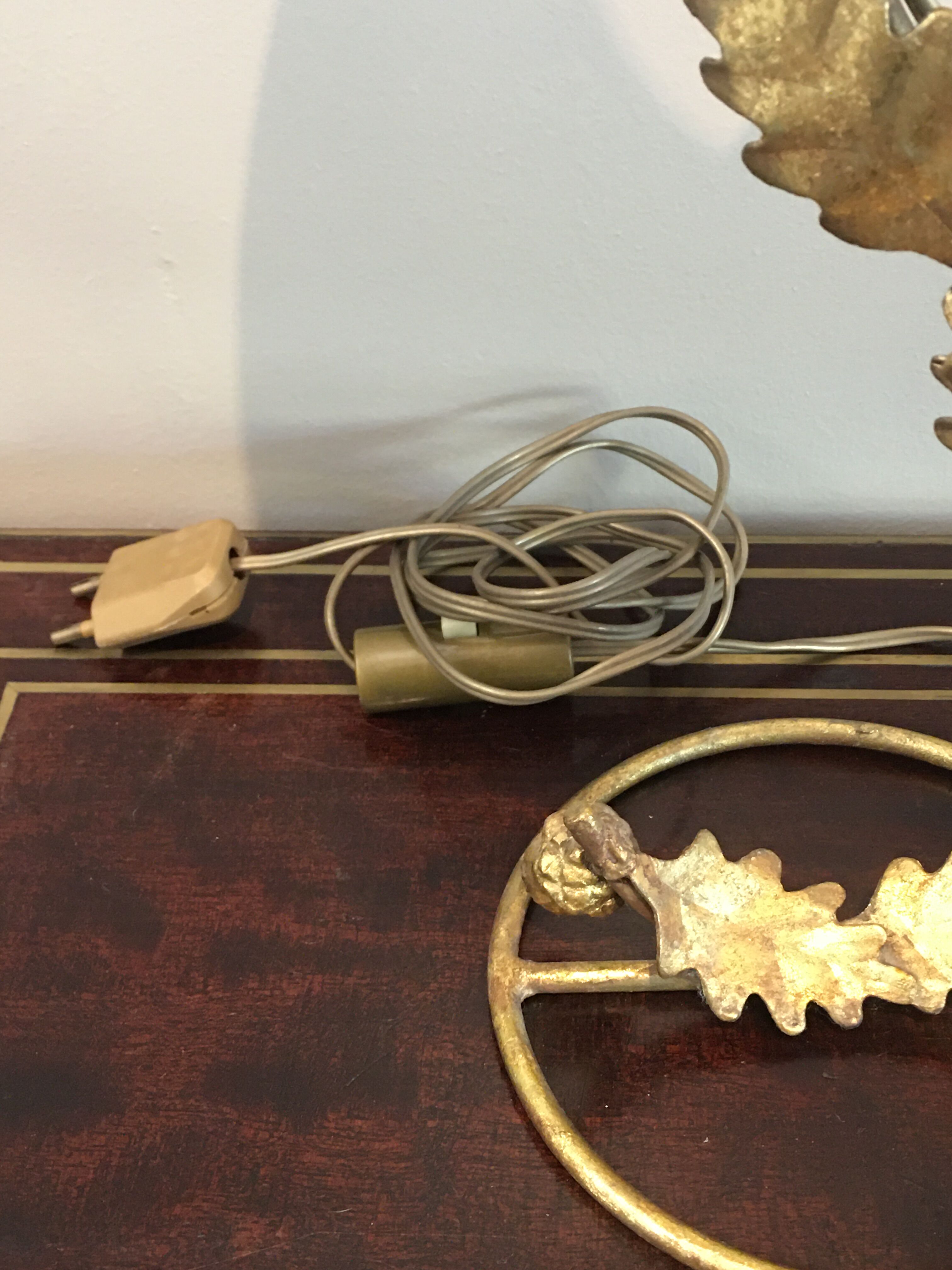 Golden lamp oak leaves