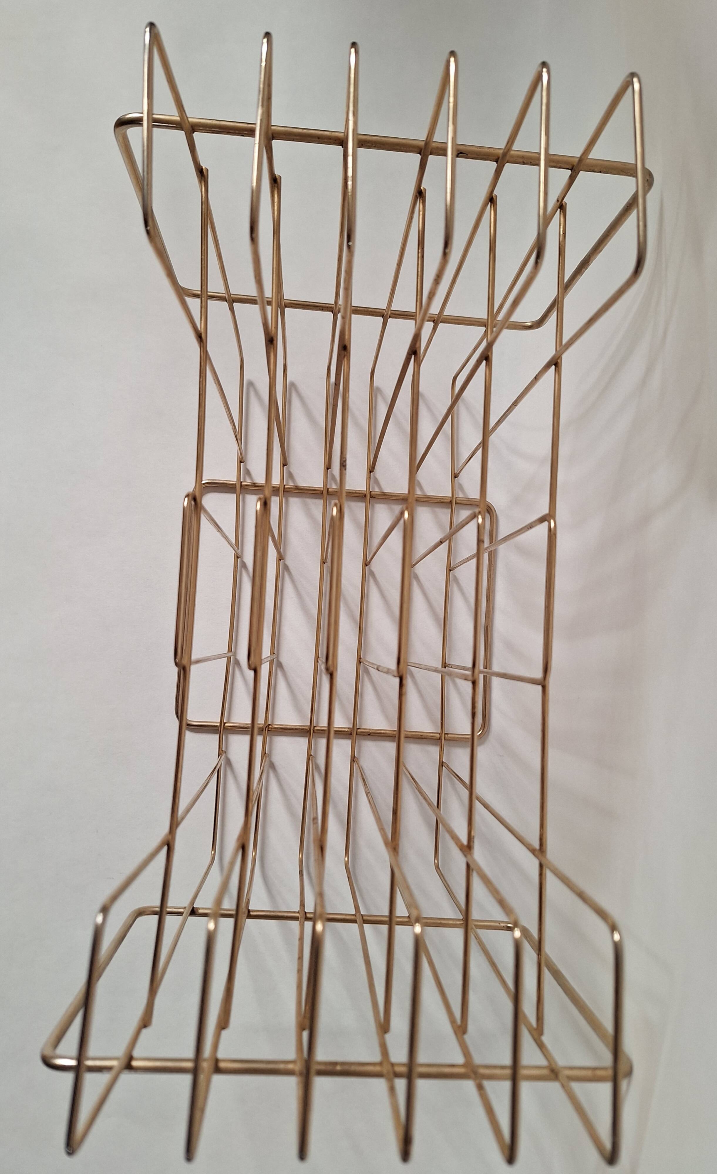 Vinyl record holder / magazine holder