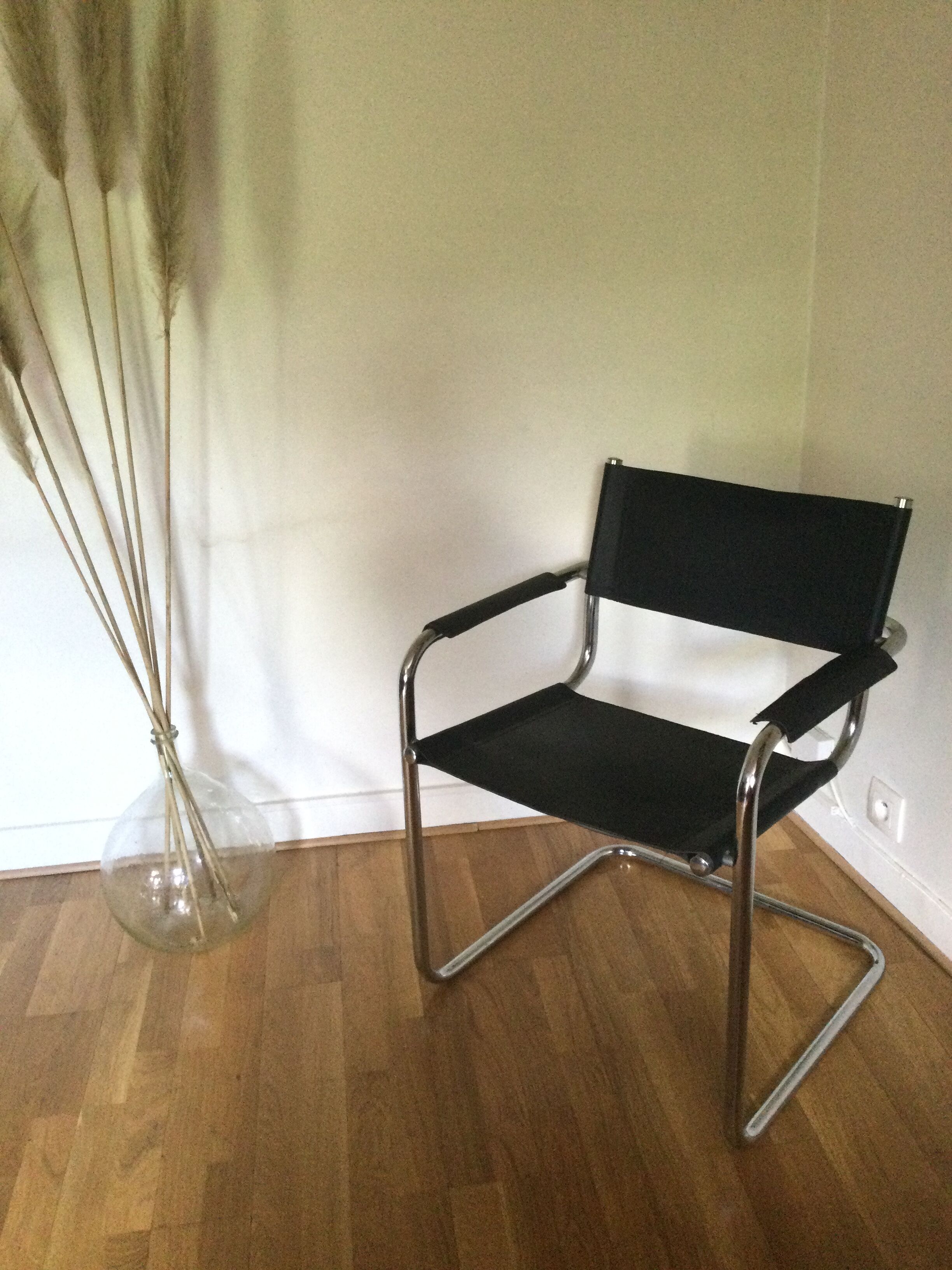 MG5 armchair by Matteo Grassi