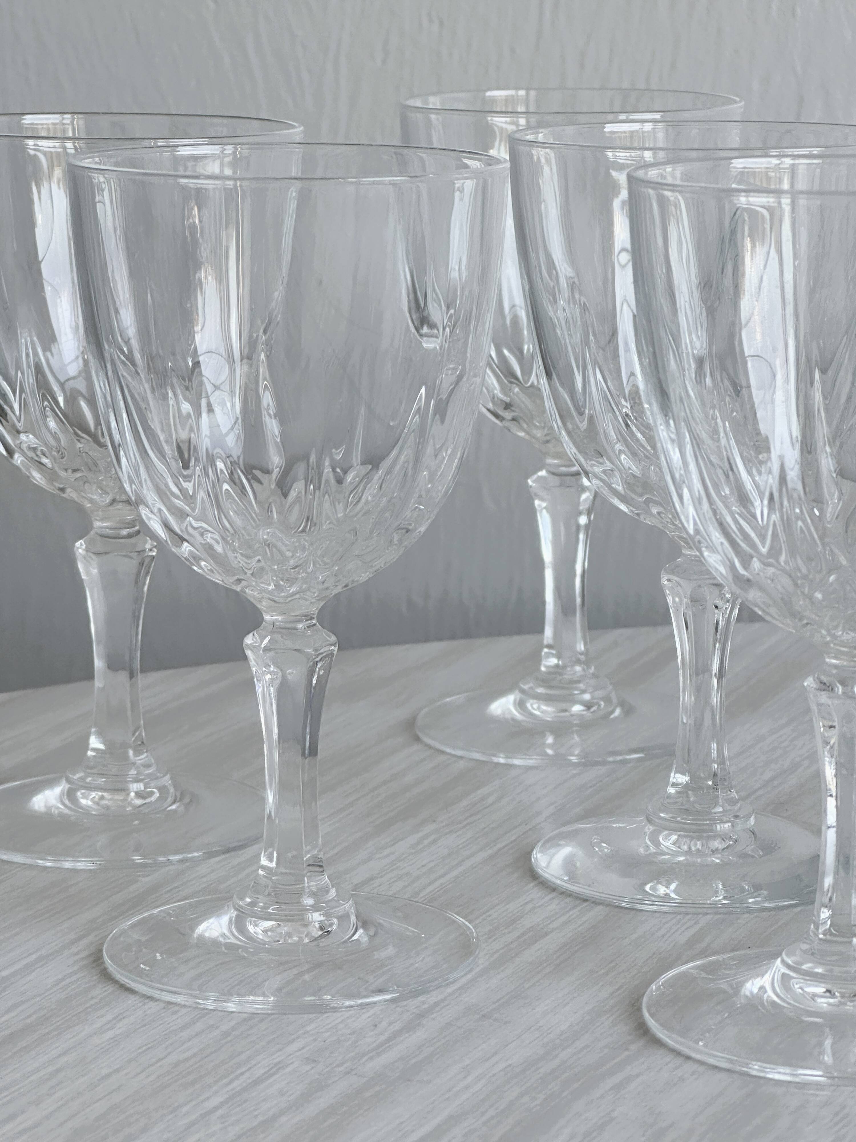 Set of 8 crystal wine glasses