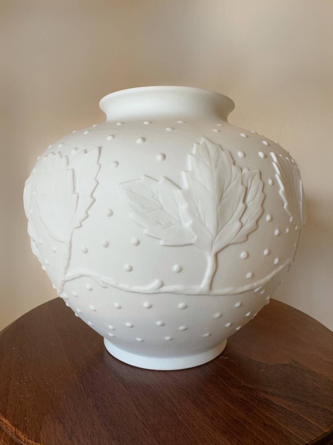 Limoges Ménard de Noblat ball vase