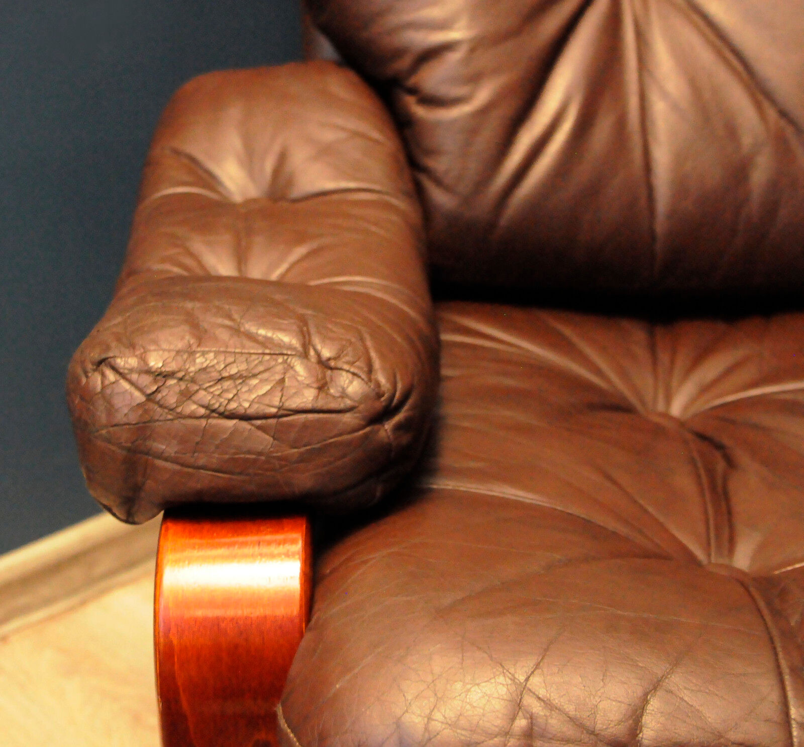 Fauteuil en cuir scandinave Gota Mobler