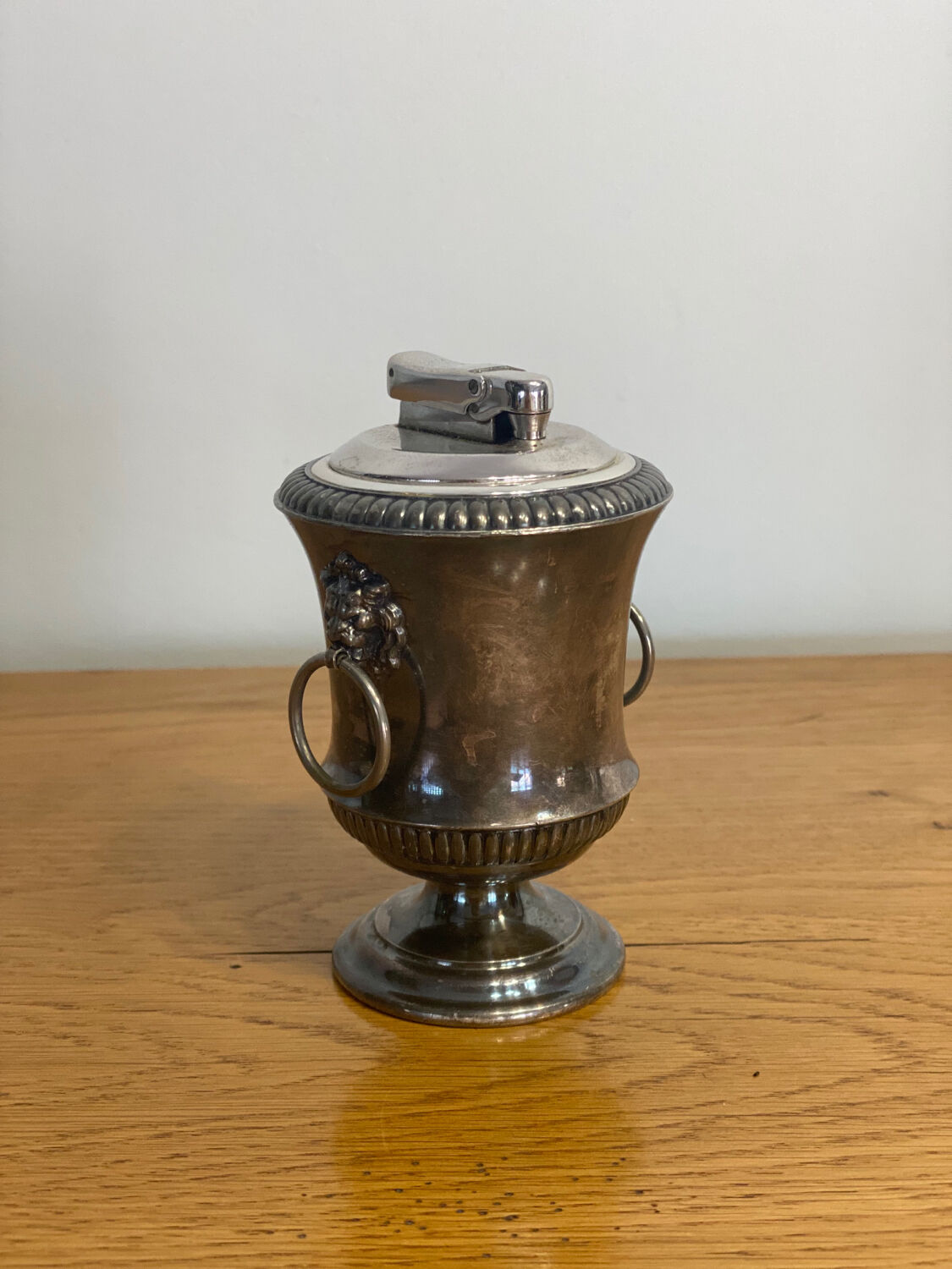 Briquet de table en etain