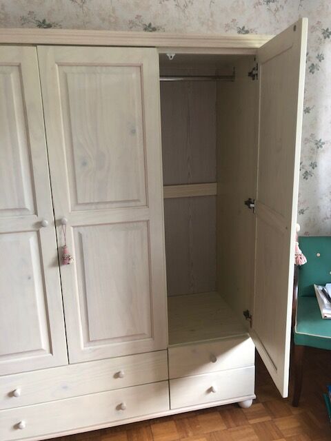 Linen wardrobe and solid pine wardrobe 180x147x42