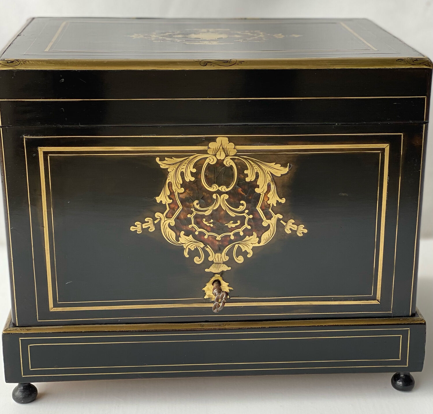 Napoleon III liquor cellar