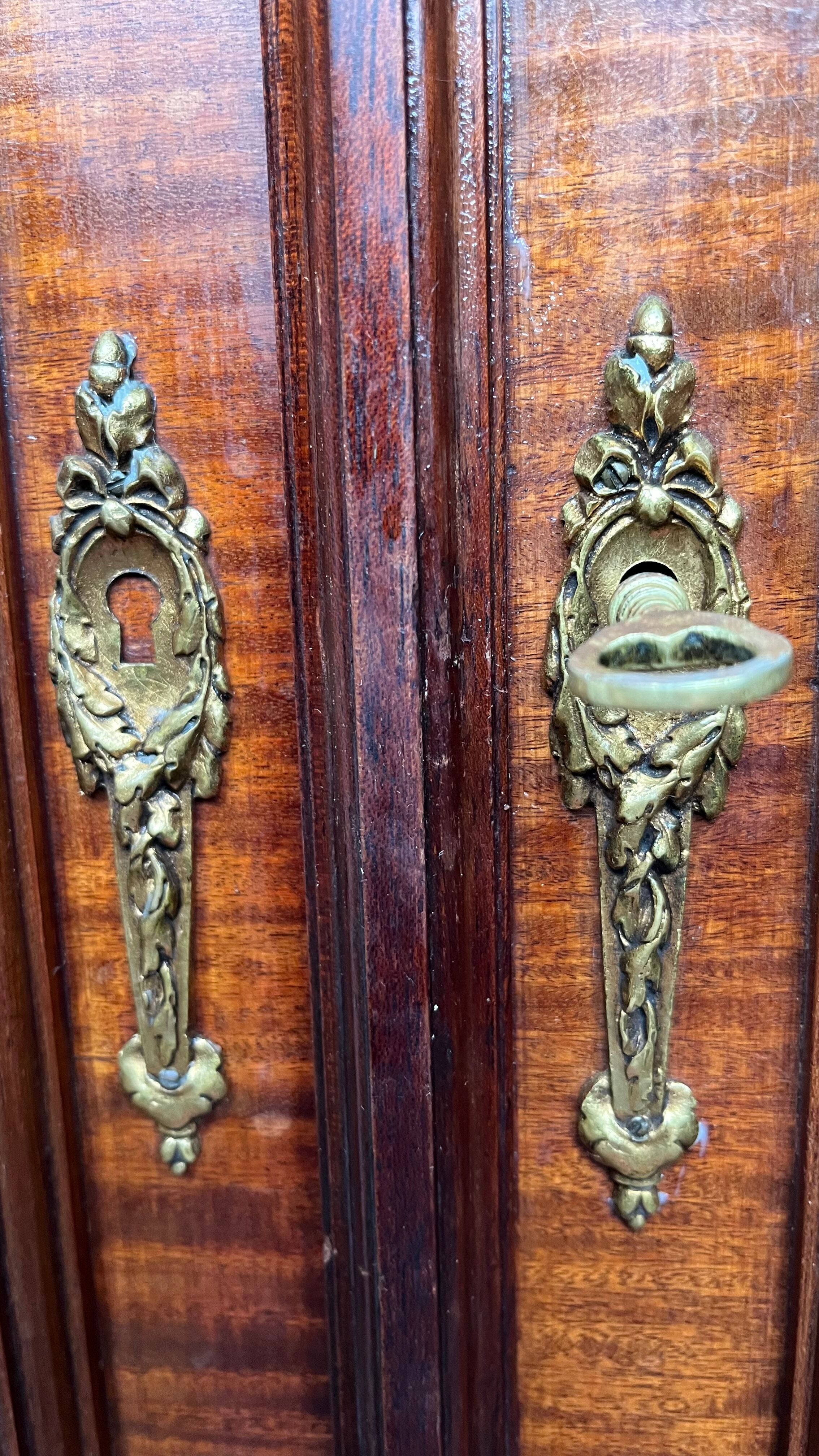 Cabinet 2 doors mirror mahogany rocaille years 1900