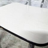 Chaise en formica