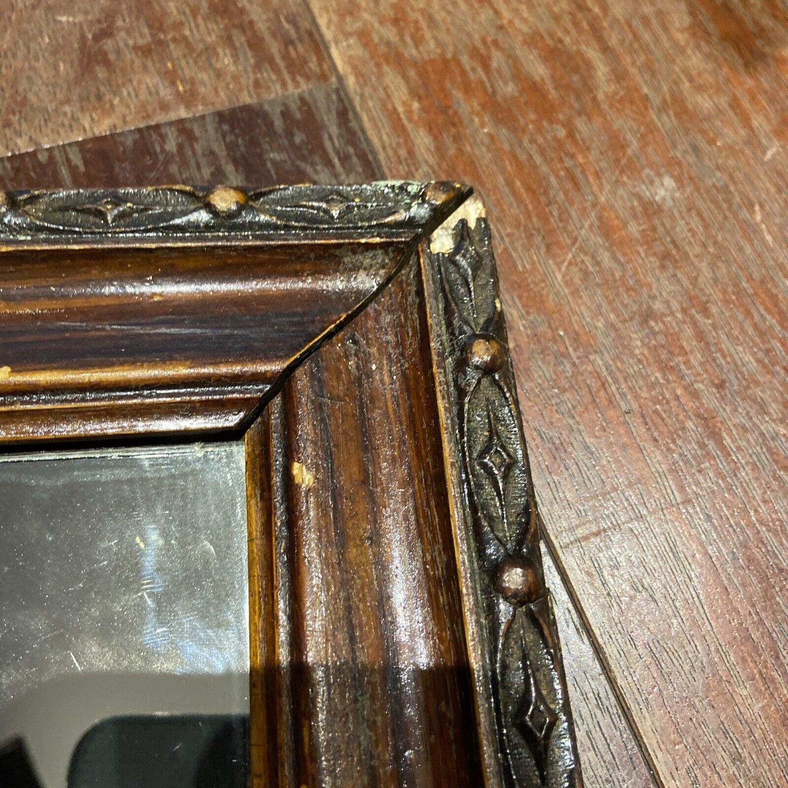 Rectangular wall mirror with wooden frame 47,5x29cm