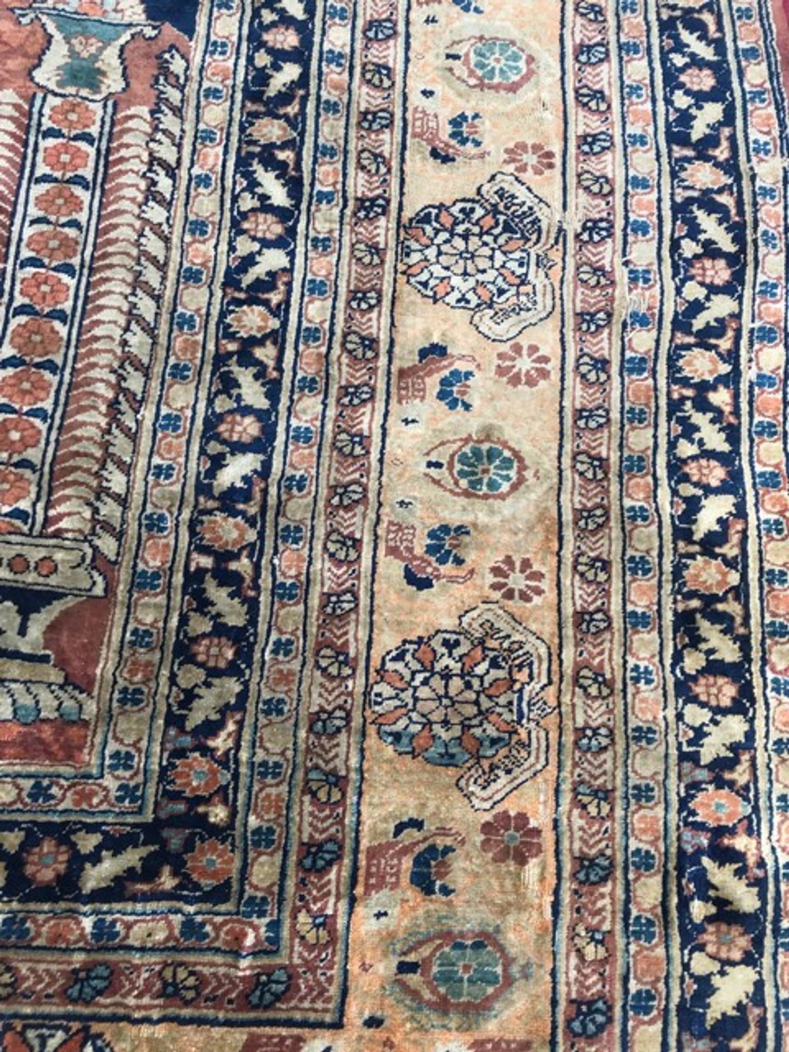 Very beautiful antique Persian carpet Tabriz very fine silk 135x160 cm