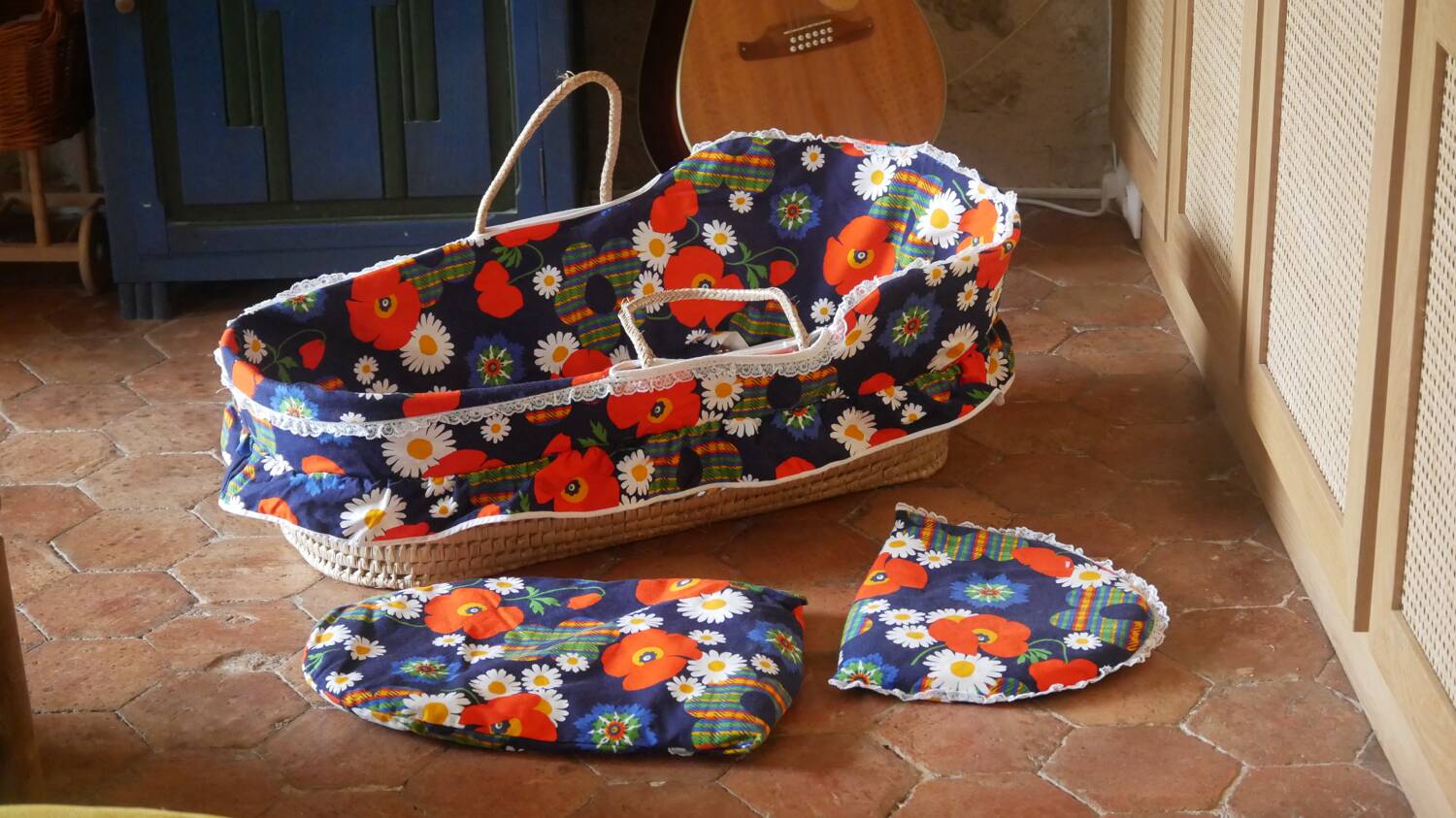 Couffin bébé en osier avec matelas (vintage)