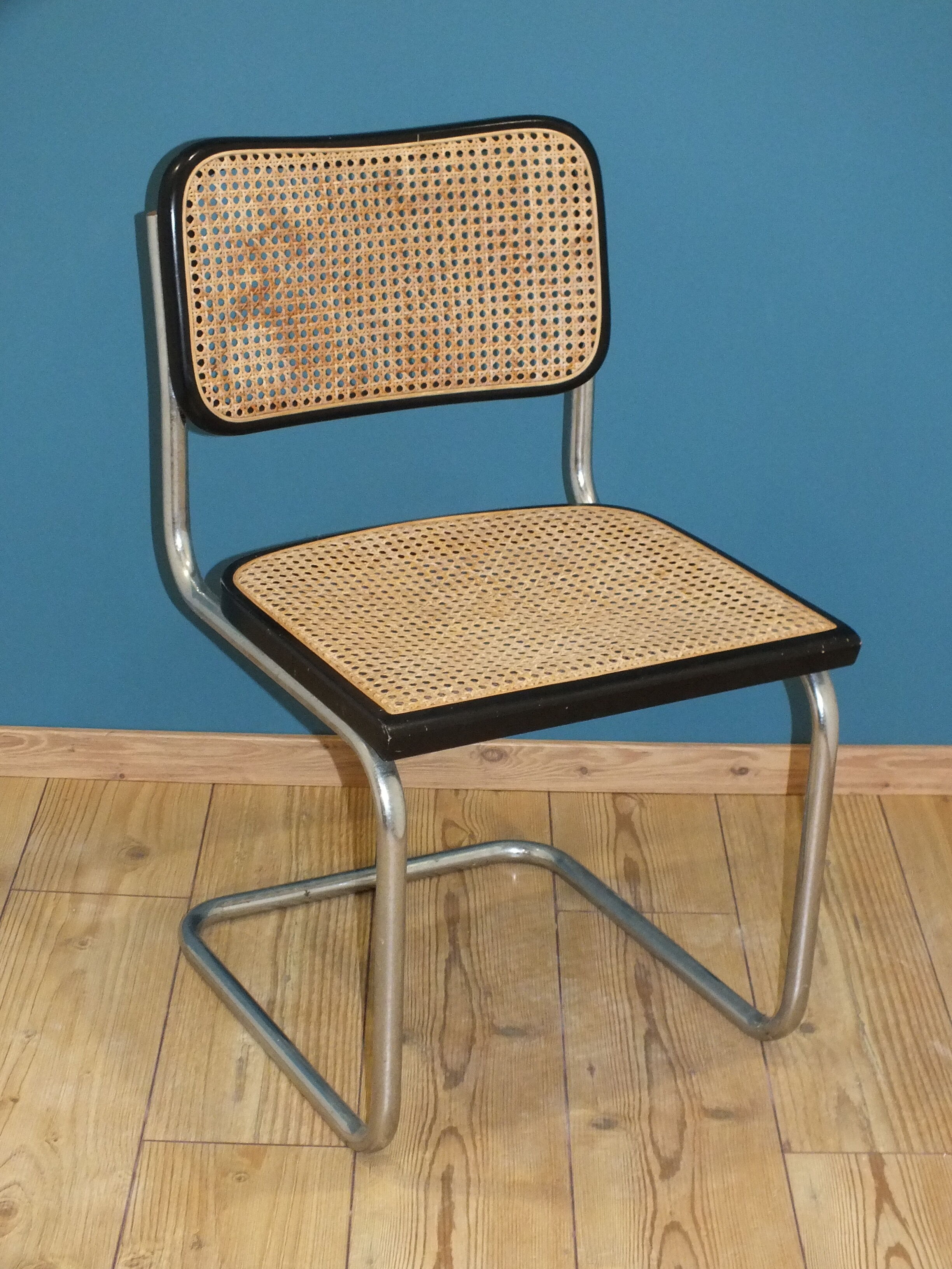 Cesca B32 black chair by Marcel Breuer