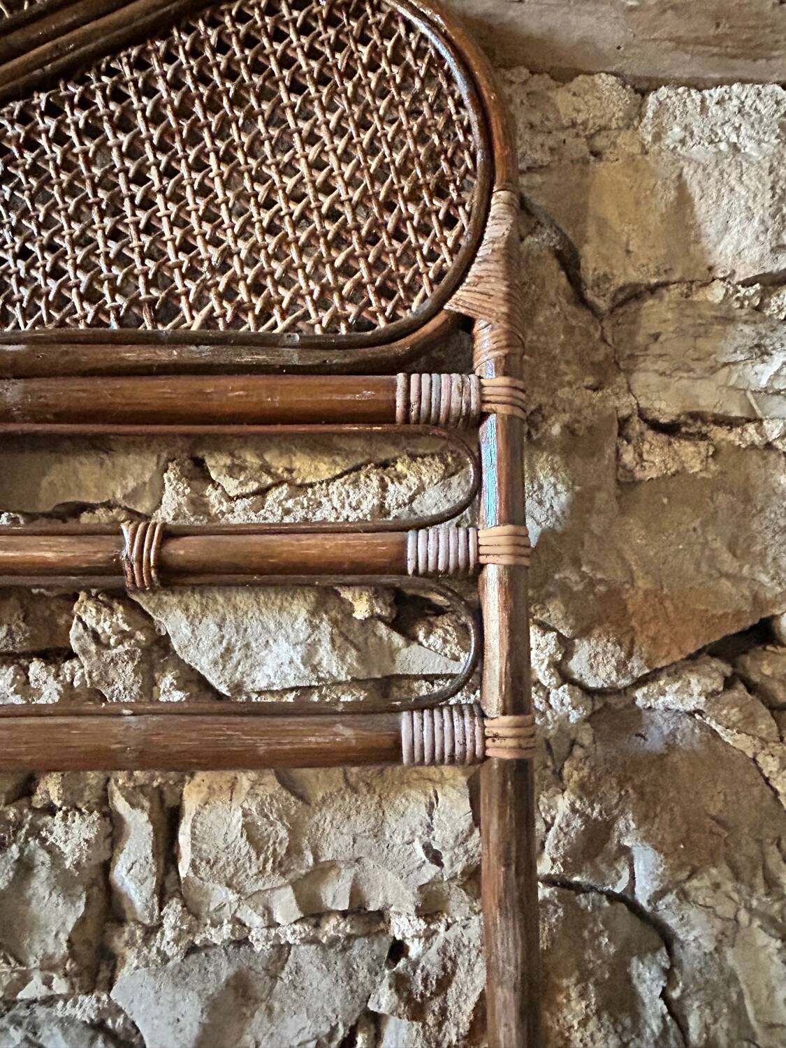 Flower-shaped rattan headboard