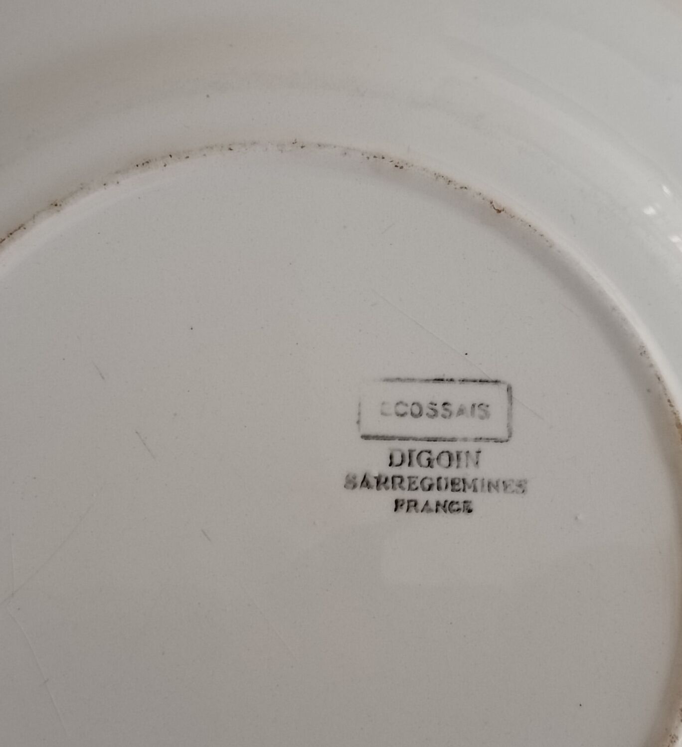 Set of 2 mismatched iron earth plates Digoin