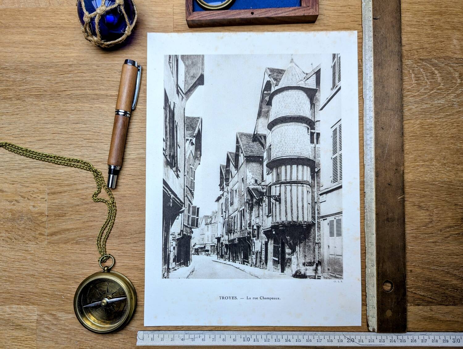 Printed in 1926, Troyes Heliogravure.