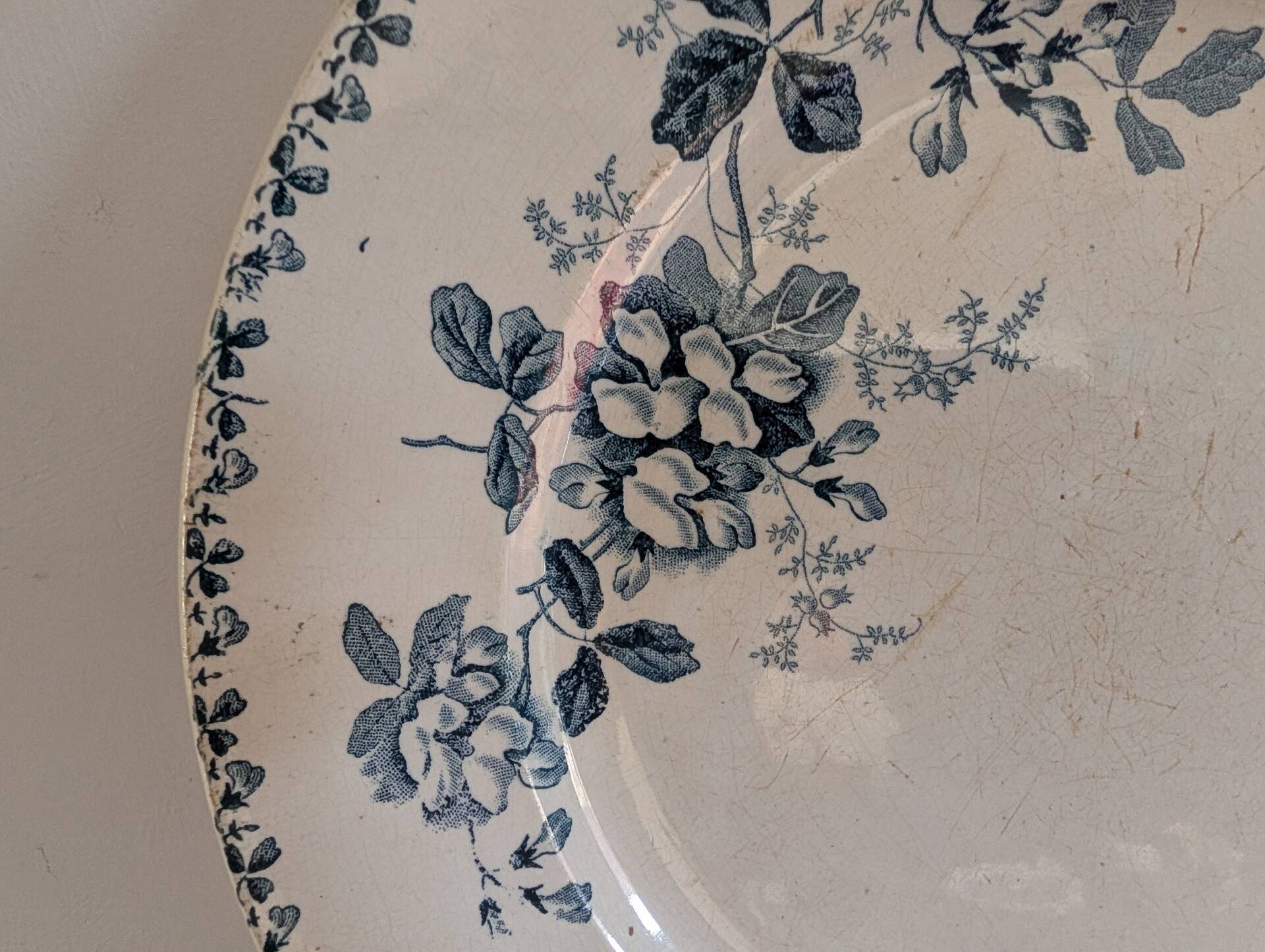 Round plate Saint-Amand Acacia