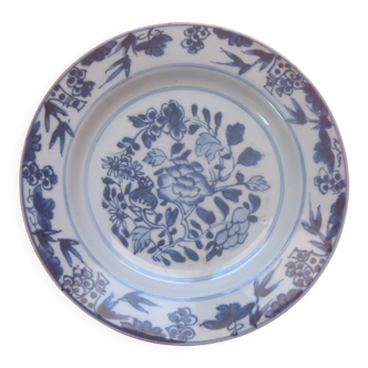 Assiette creuse porcelaine chinoise bleu et blanc à fleurs et cercles bleus, peint main XVIII