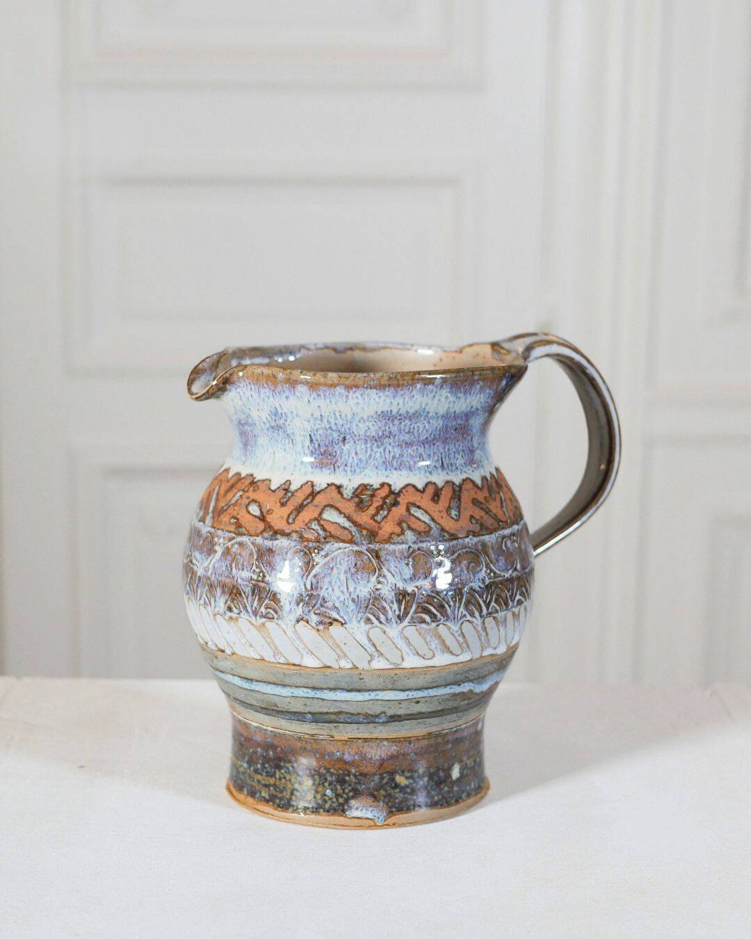 Enameled chamotte stoneware jug by Catherine Allouin
