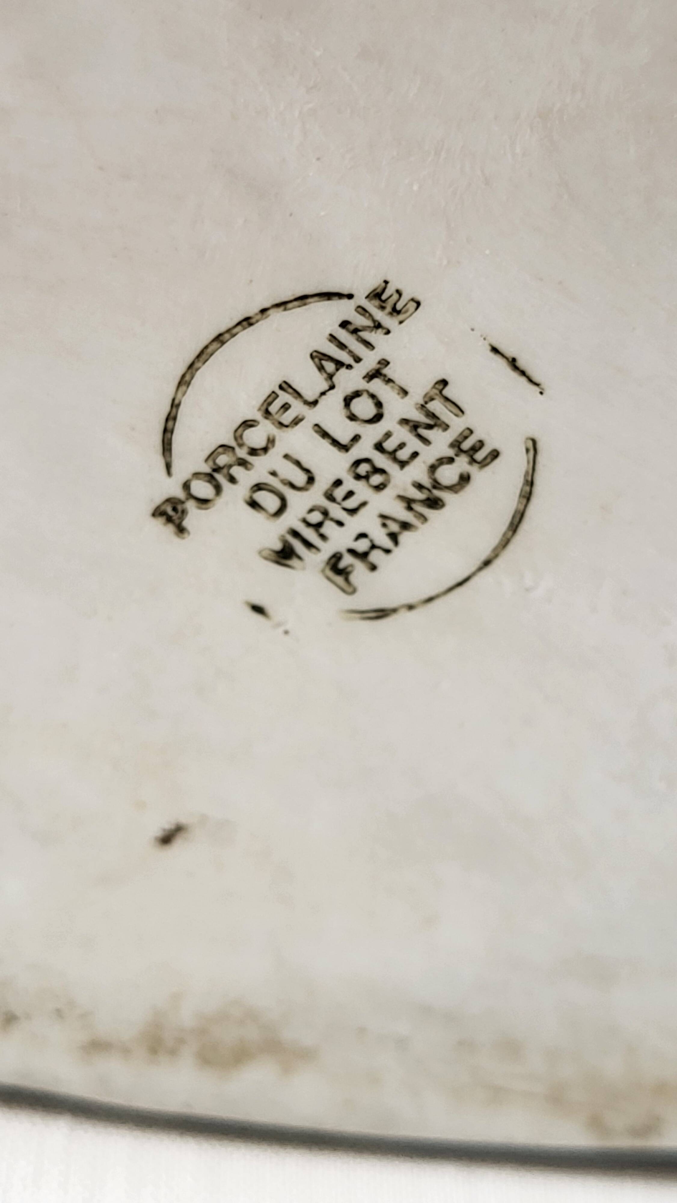 Virebent ceramic vase