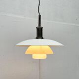 Lampe suspendue en métal et verre modèle danois milieu du siècle Ph 4 1/2 - 4 par Poul Henningsen pour Louis Poulsen, années 1980
