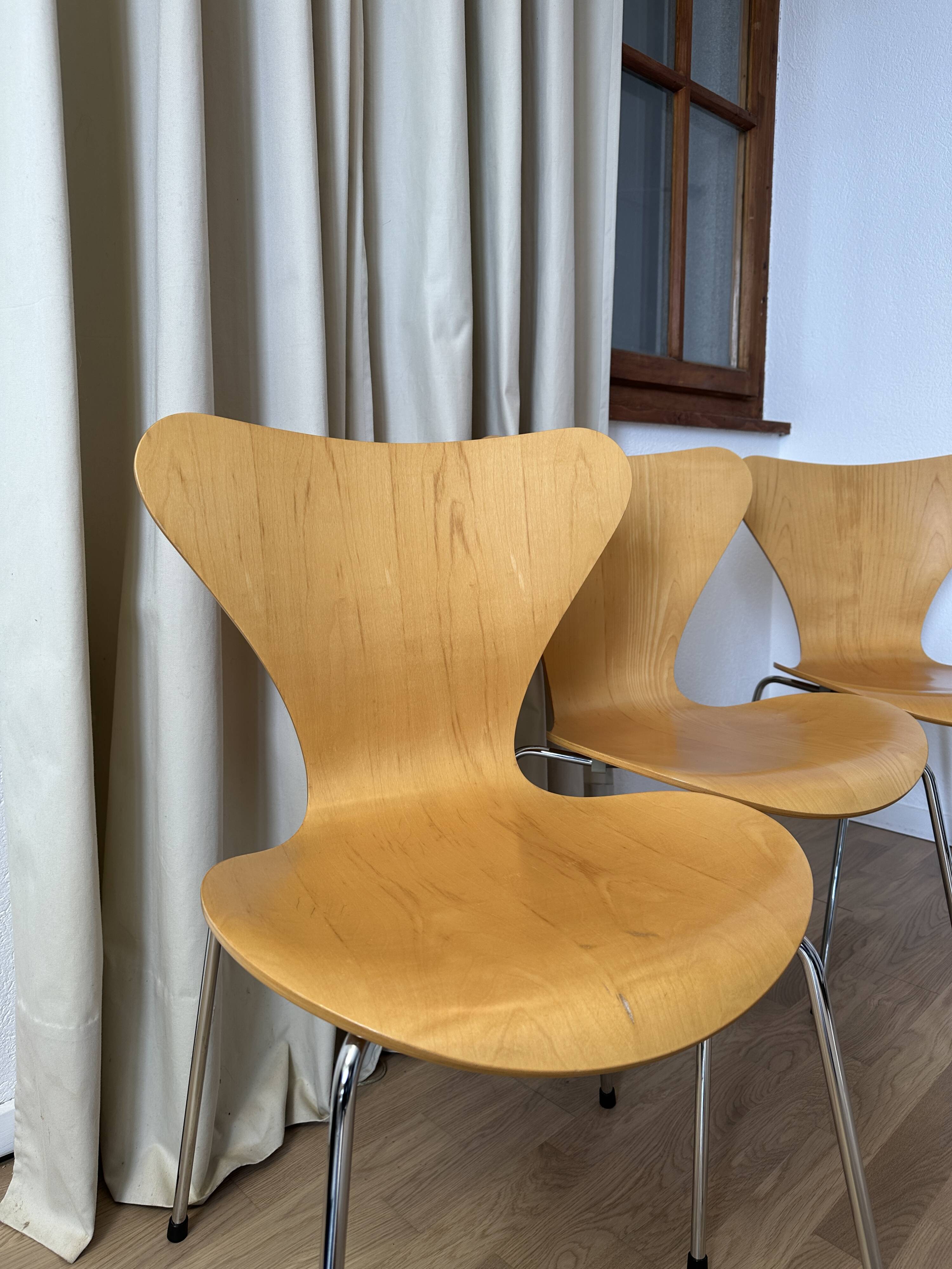 Set of 4 Serie 7 chairs (3107) by Arne Jacobsen / Fritz Hansen