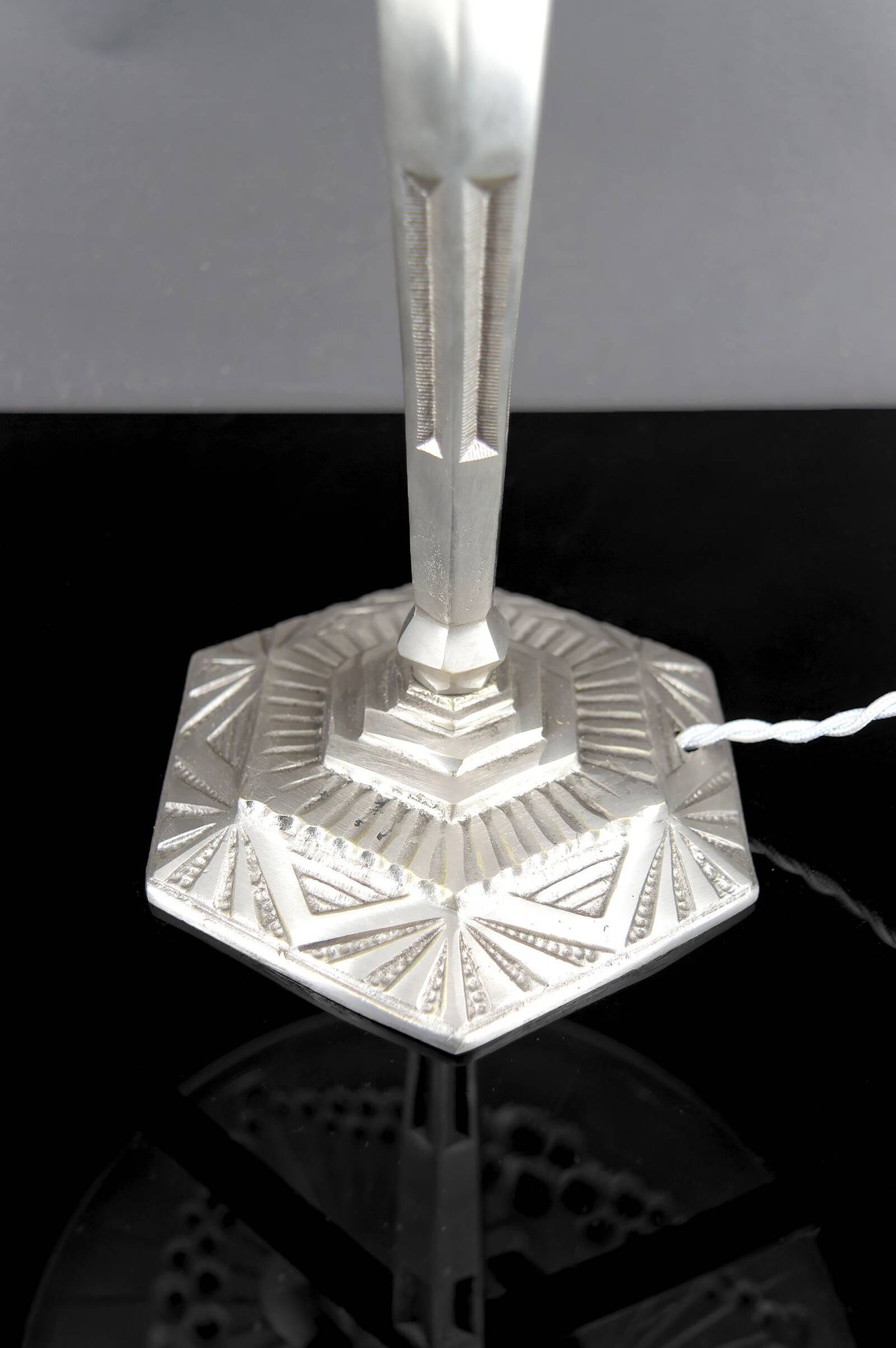 Important Art Deco lamp, nickel-plated bronze, Schneider glass, Fr, c. 1930